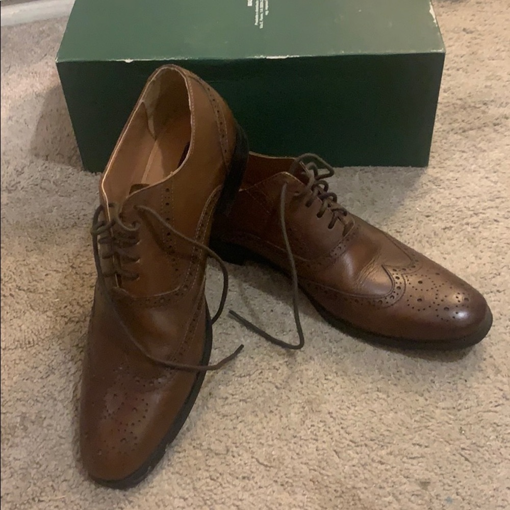 Men’s oxford dress shoes